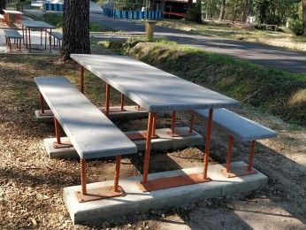 Un mobilier urbain en béton UHPC dans le parc de Bourgailh