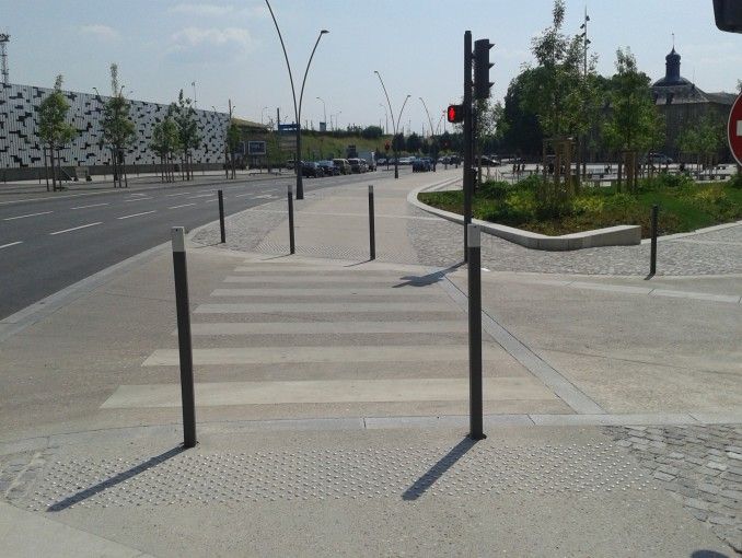 Bande d'éveil de vigilance - Place Mazelle, Metz (57)